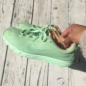 NIKE SPORTSWEAR NSW MAYFLY PRM FRESH MINT 9.5 AIR